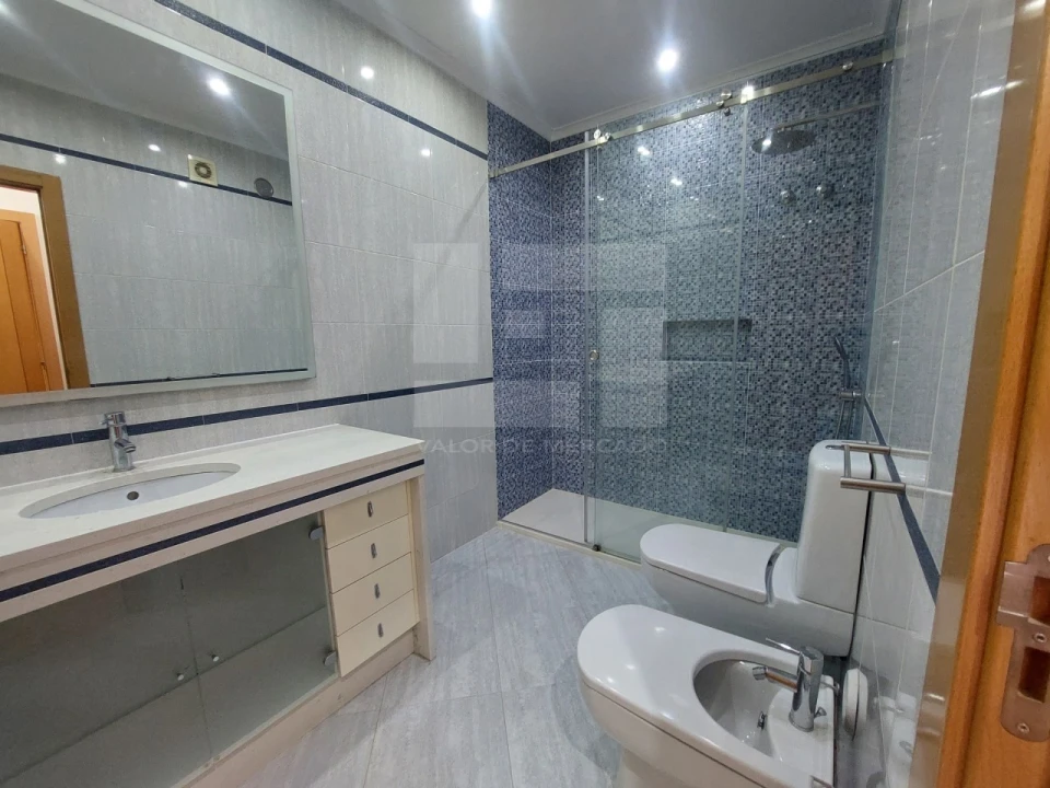 Apartamento T3 para Venda em Odivelas Foto 24