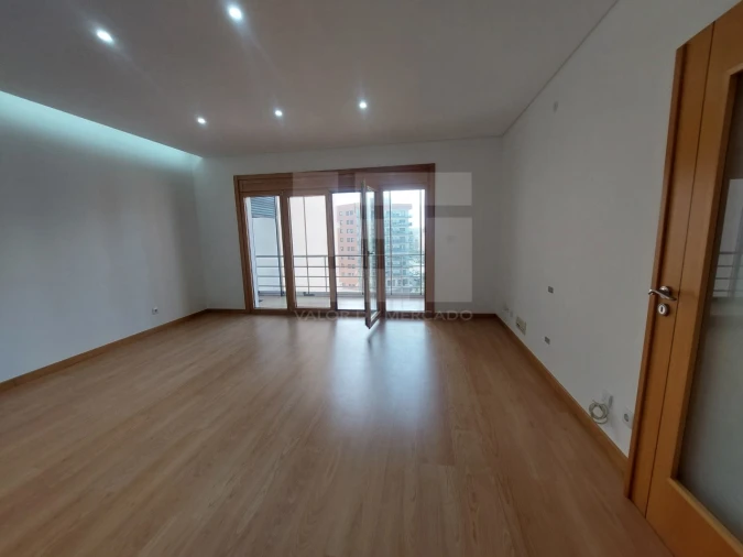 Apartamento T3 para Venda em Odivelas Foto 1