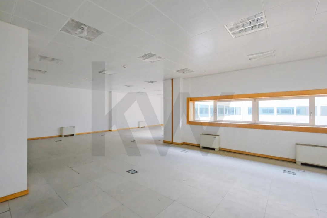 Escritório para Venda em Rio de Mouro Foto 18