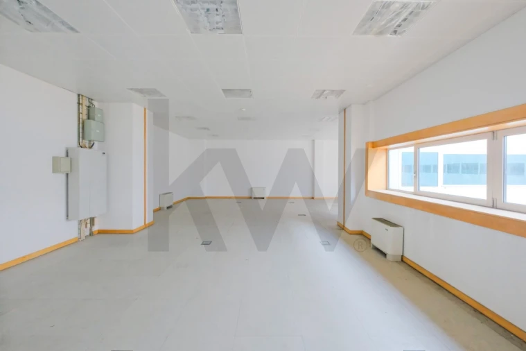 Escritório para Venda em Rio de Mouro Foto 14