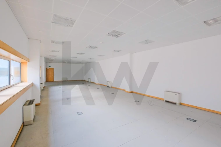 Escritório para Venda em Rio de Mouro Foto 10