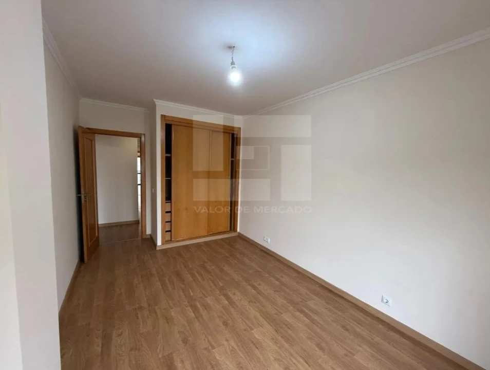 Apartamento T3 para Venda em Rio de Mouro Foto 10