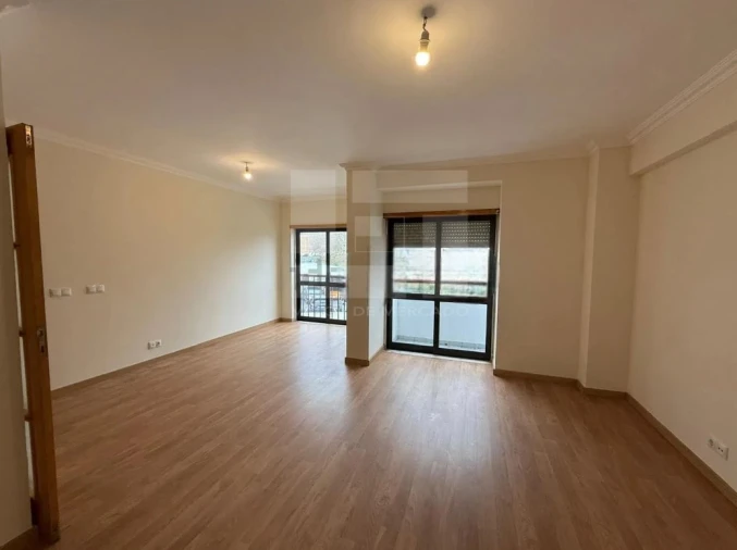 Apartamento T3 para Venda em Rio de Mouro Foto 4