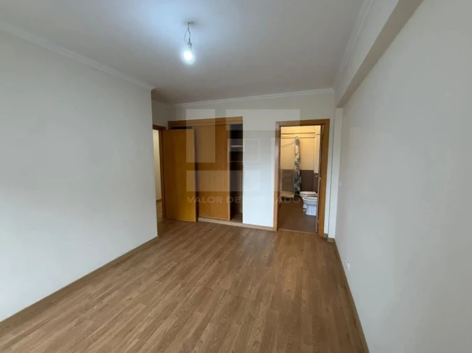Apartamento T3 para Venda em Rio de Mouro Foto 12