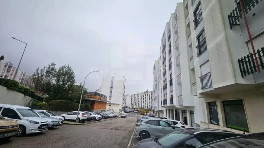 Apartamento T3 para Venda em Rio de Mouro Foto 18