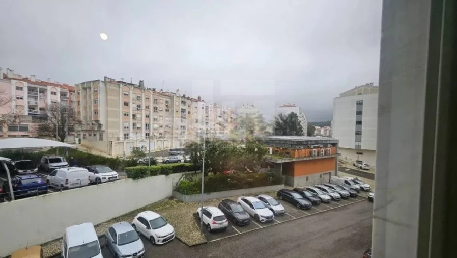 Apartamento T3 para Venda em Rio de Mouro Foto 19