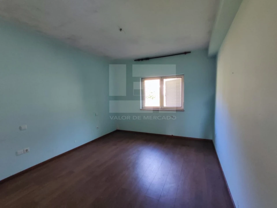 Moradia T4 para Venda em Castro Daire Foto 30