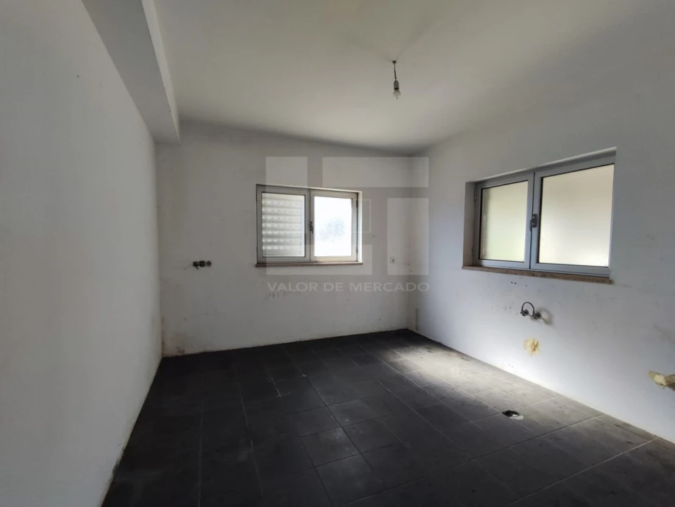 Moradia T4 para Venda em Castro Daire Foto 39