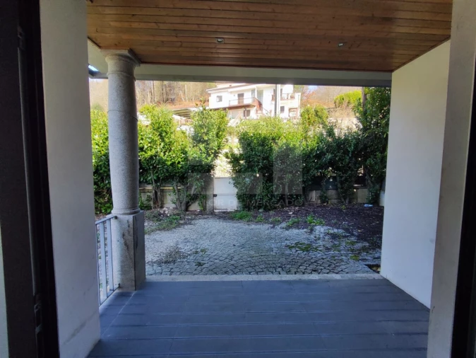 Moradia T4 para Venda em Castro Daire Foto 43