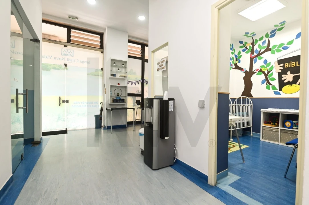 Loja para Venda em Massamá e Monte Abraão Foto 5