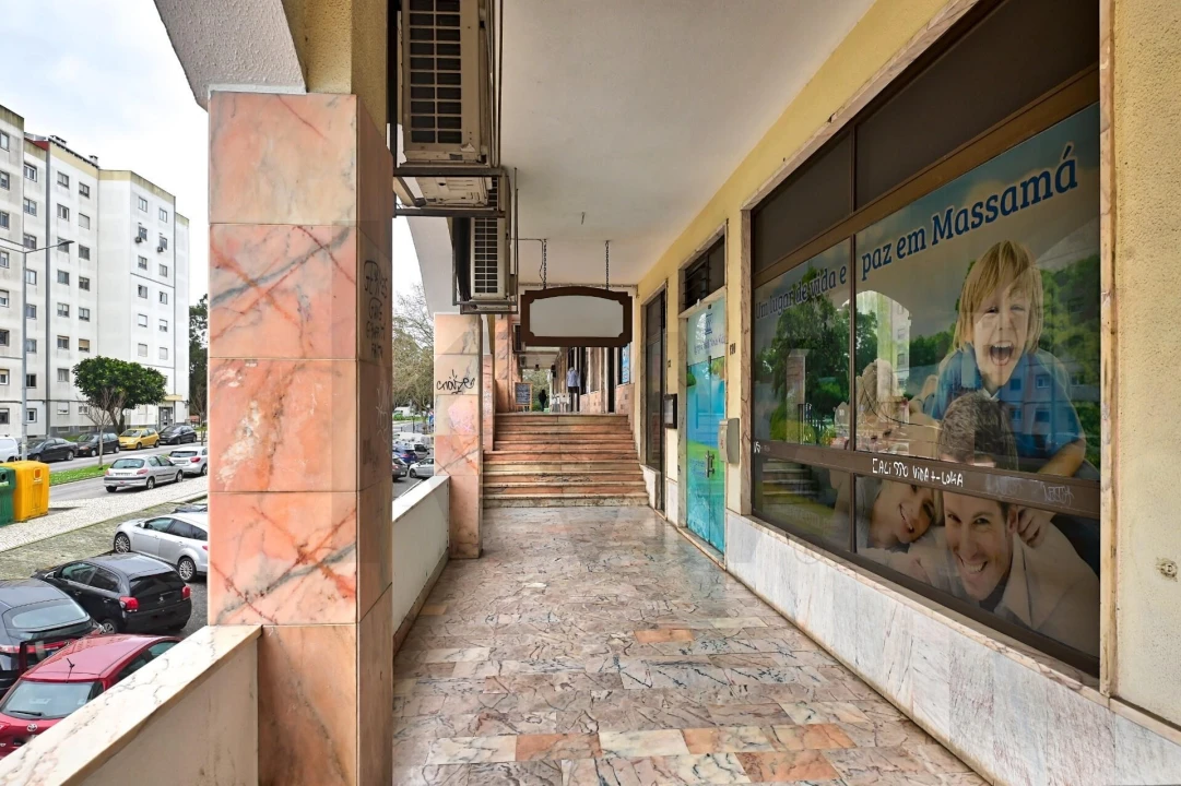 Loja para Venda em Massamá e Monte Abraão Foto 20