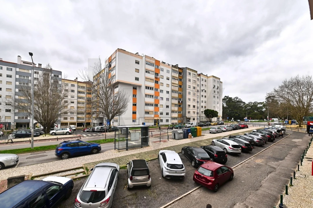 Loja para Venda em Massamá e Monte Abraão Foto 21