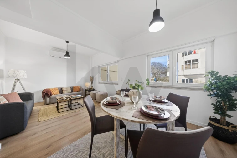 Apartamento T3 para Venda em Oeiras e São Julião da Barra, Paço de Arcos e Caxias Foto 1