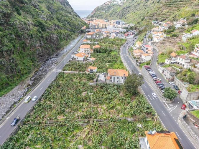 Terreno para Venda em Ribeira Brava Foto 11