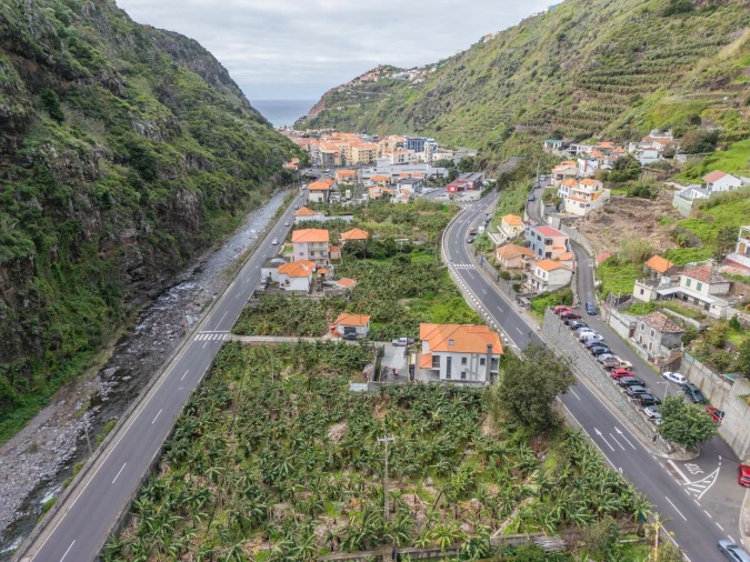Terreno para Venda em Ribeira Brava Foto 4