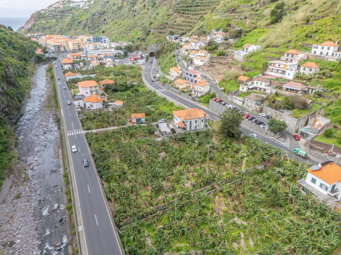 Terreno para Venda em Ribeira Brava Foto 3