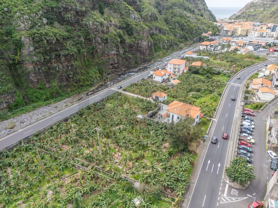Terreno para Venda em Ribeira Brava Foto 17