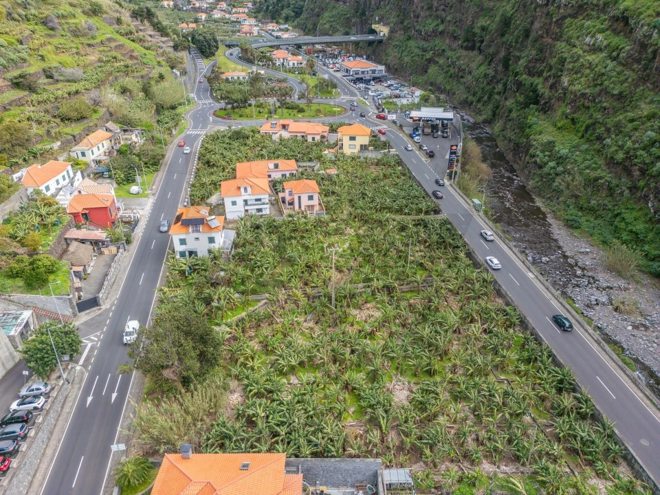 Terreno para Venda em Ribeira Brava Foto 16