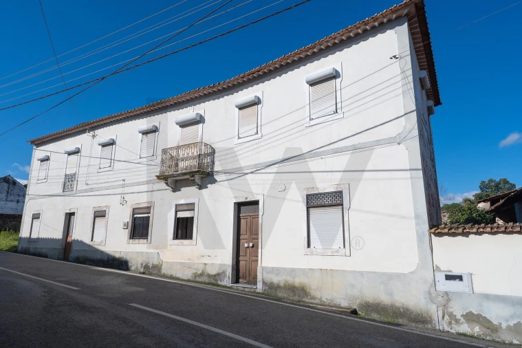 Moradia T5 para Venda em Arneiro das Milhariças Foto 1