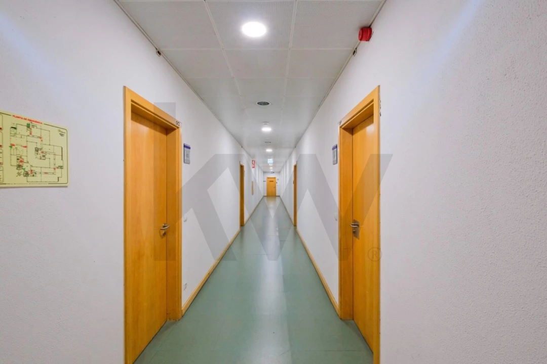 Escritório para Arrendamento em Rio de Mouro Foto 5