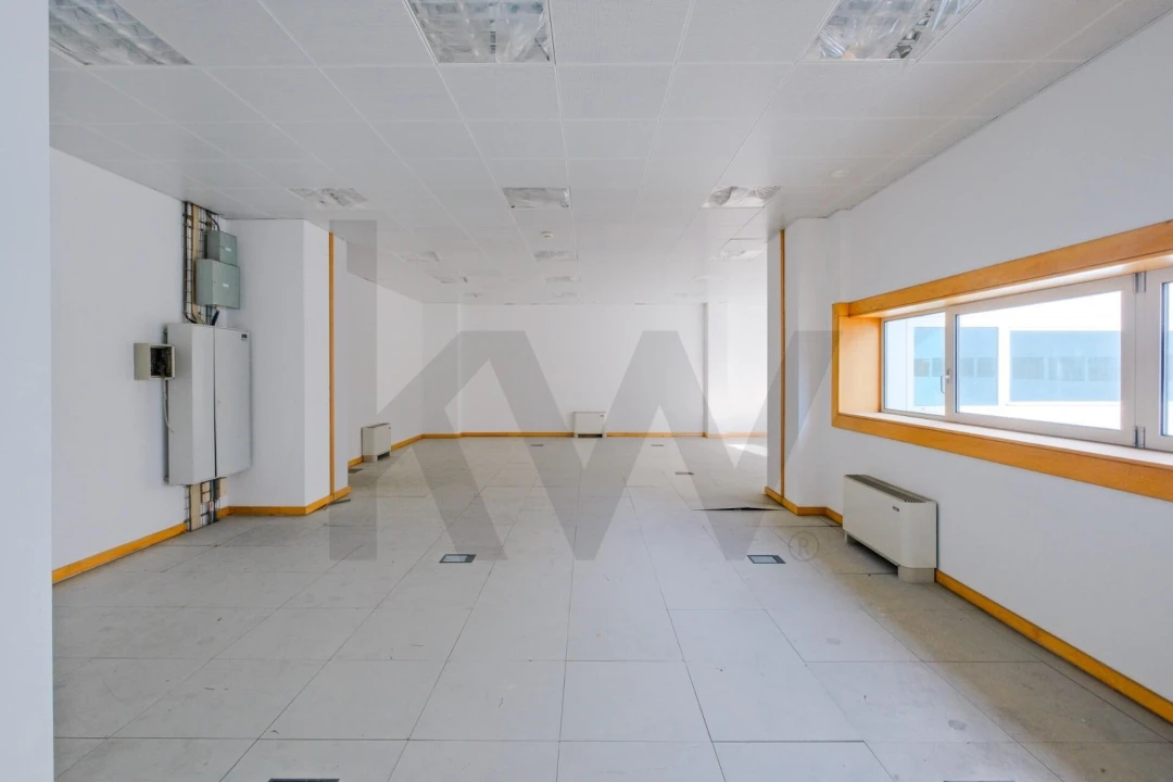 Escritório para Arrendamento em Rio de Mouro Foto 16