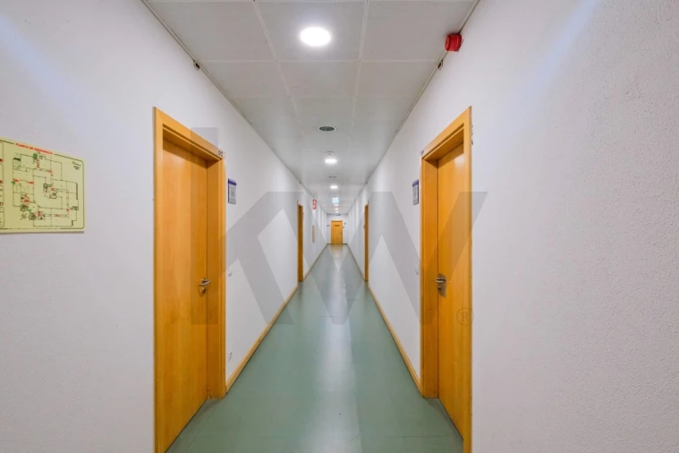 Escritório para Arrendamento em Rio de Mouro Foto 5