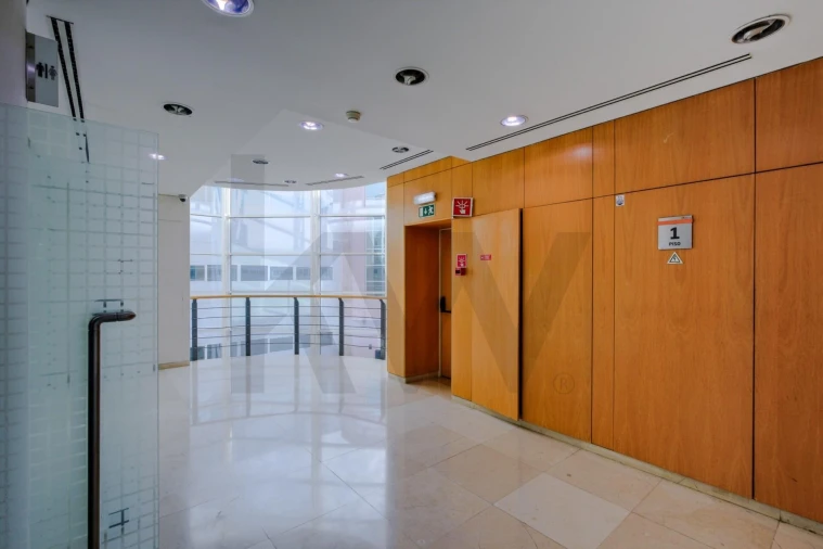 Escritório para Arrendamento em Rio de Mouro Foto 13