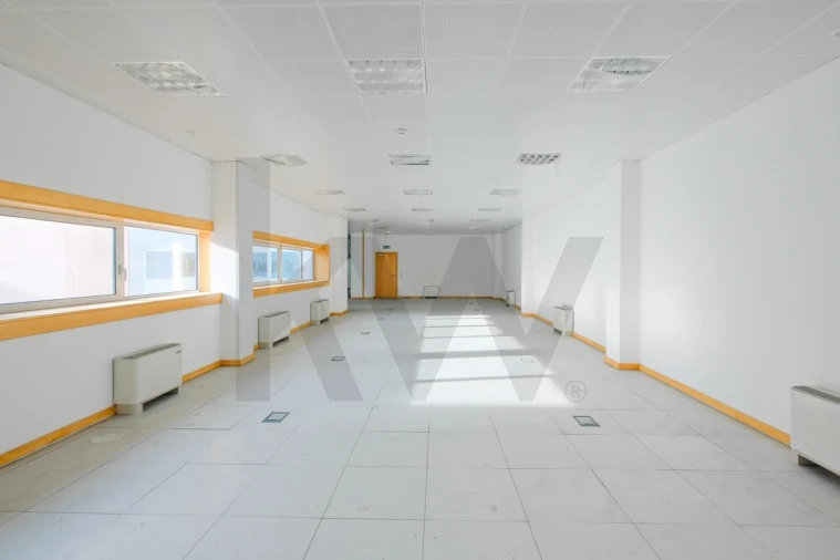 Escritório para Arrendamento em Rio de Mouro Foto 20