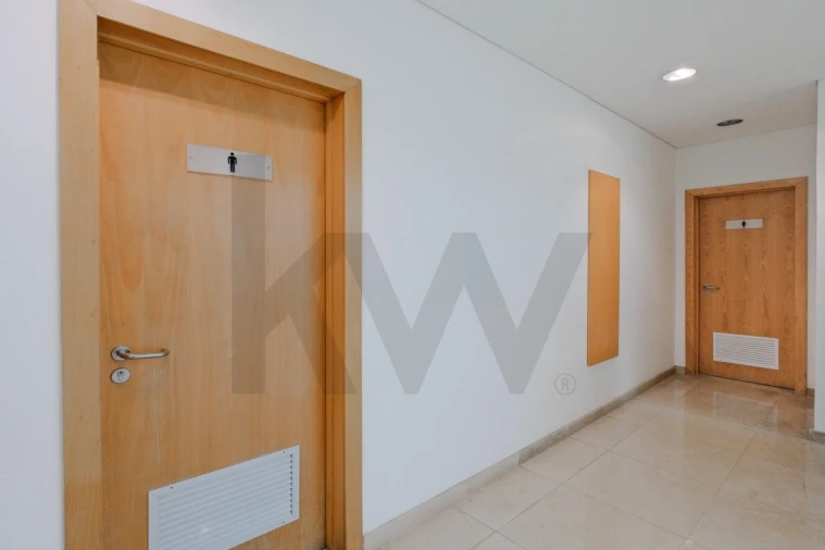 Escritório para Arrendamento em Rio de Mouro Foto 8