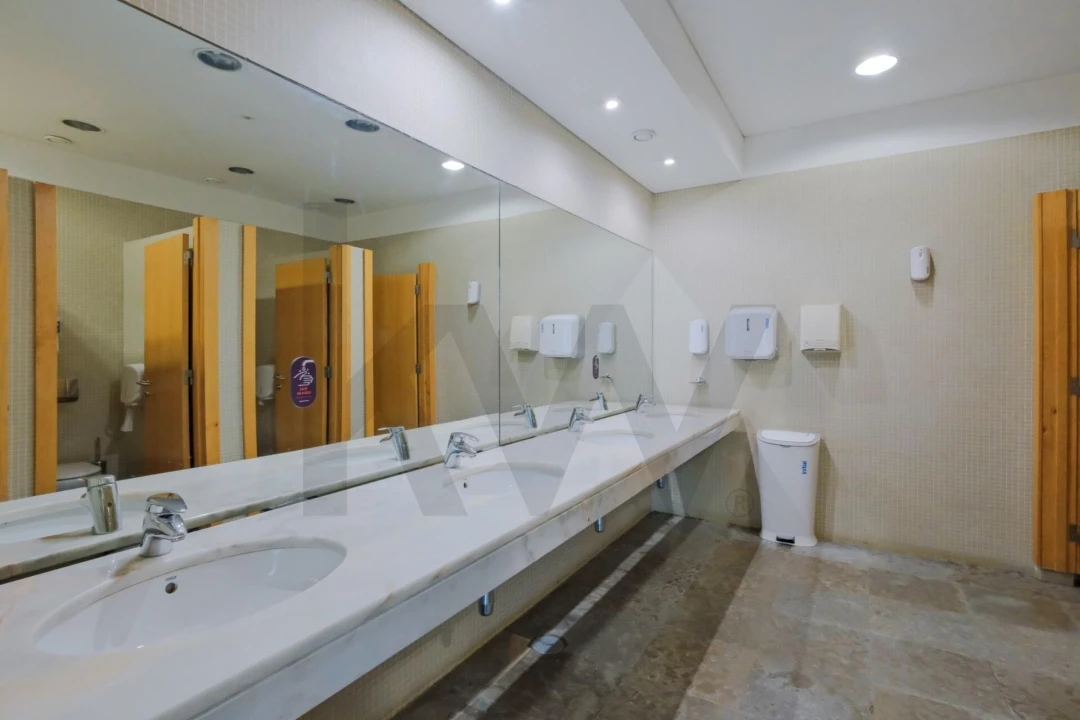 Escritório para Arrendamento em Rio de Mouro Foto 9