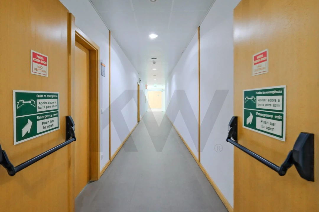 Escritório para Arrendamento em Rio de Mouro Foto 22