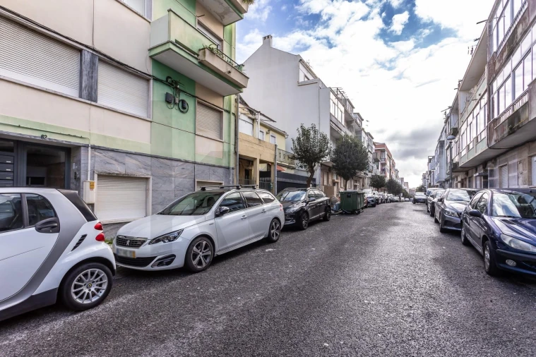 Apartamento T2 para Venda em Queluz e Belas Foto 22