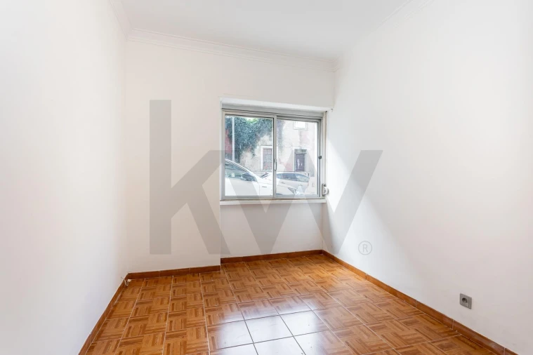 Apartamento T2 para Venda em Queluz e Belas Foto 3