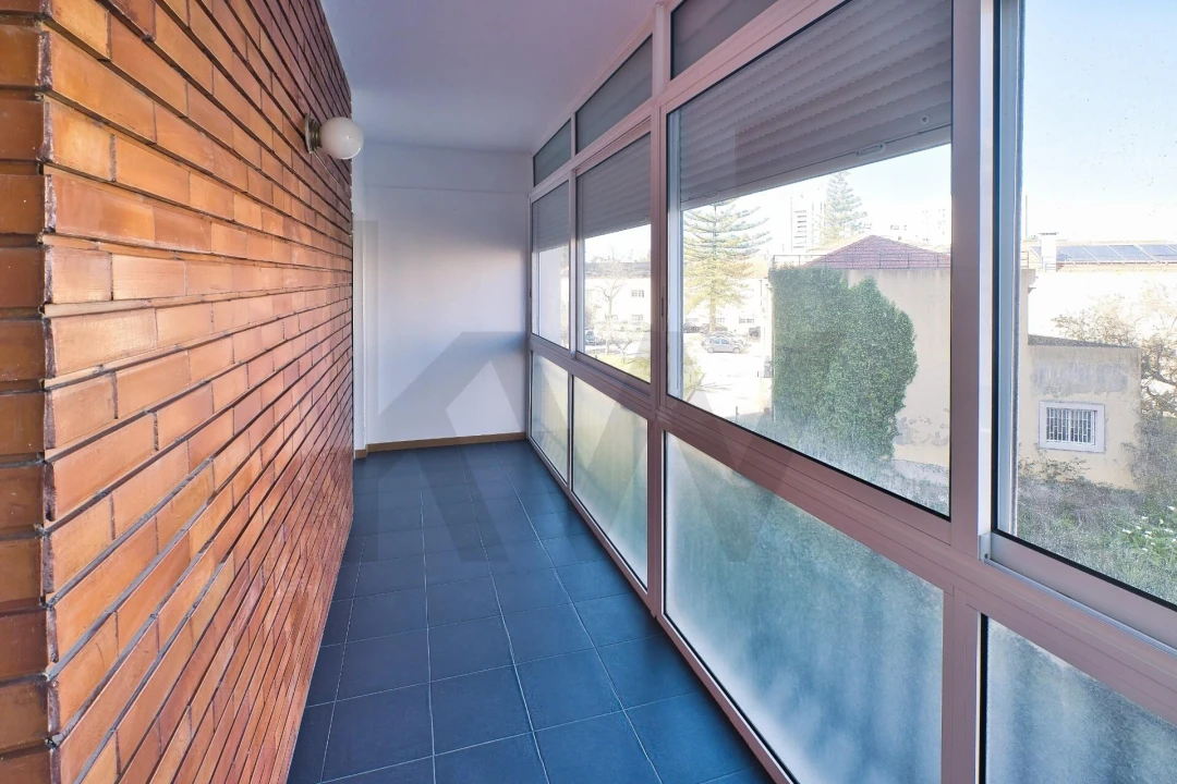 Apartamento T2 para Arrendamento em Lumiar Foto 14