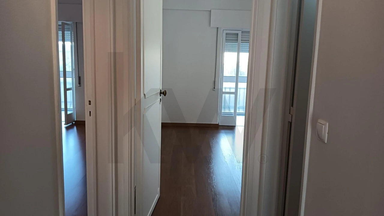 Apartamento T2 para Arrendamento em Lumiar Foto 8