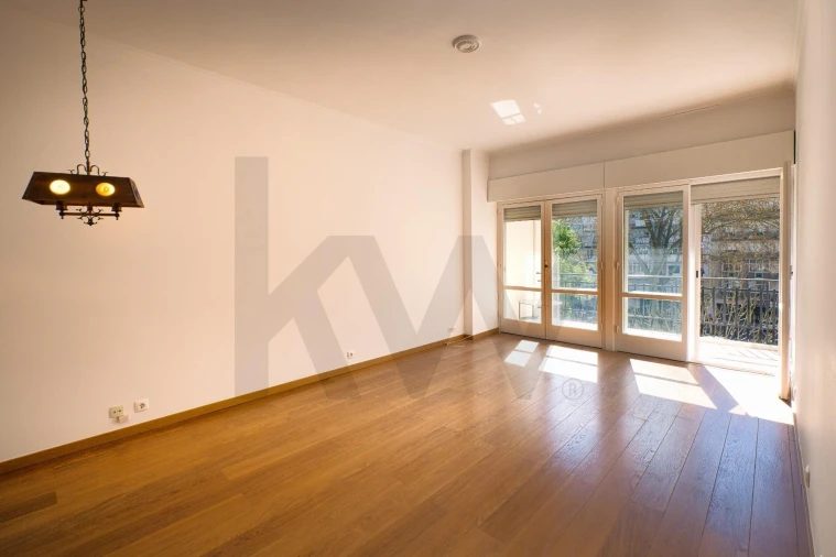 Apartamento T2 para Arrendamento em Lumiar Foto 1