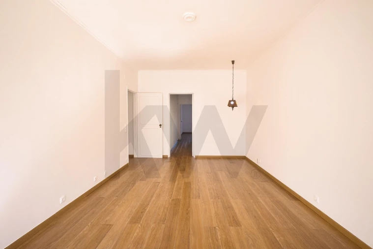Apartamento T2 para Arrendamento em Lumiar Foto 3