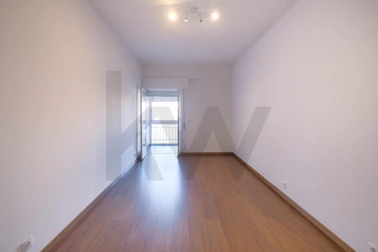 Apartamento T2 para Arrendamento em Lumiar Foto 13