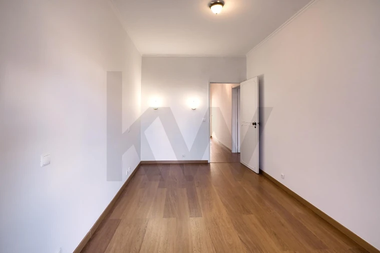 Apartamento T2 para Arrendamento em Lumiar Foto 11