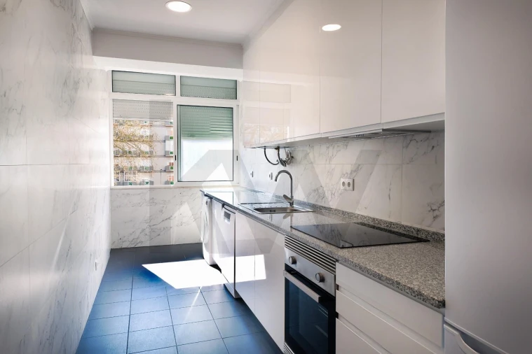 Apartamento T2 para Arrendamento em Lumiar Foto 6