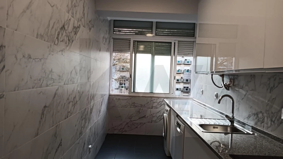 Apartamento T2 para Arrendamento em Lumiar Foto 4