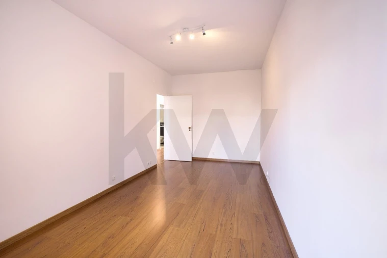 Apartamento T2 para Arrendamento em Lumiar Foto 10