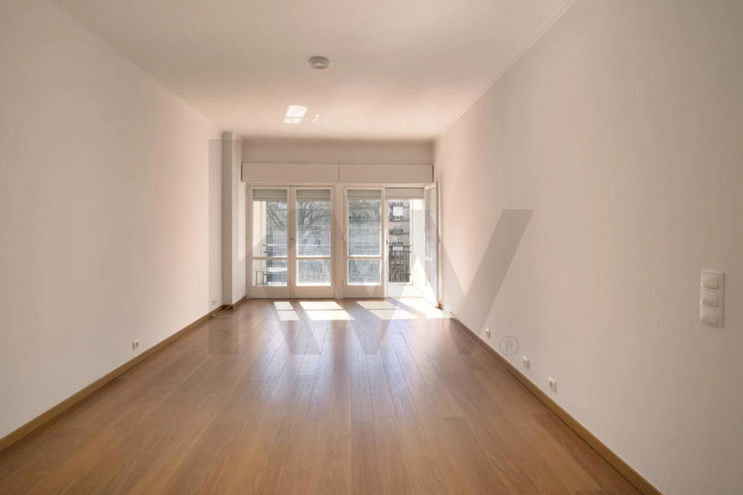 Apartamento T2 para Arrendamento em Lumiar Foto 2