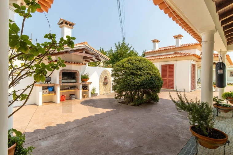 Moradia T4 para Venda em Asseiceira Foto 13