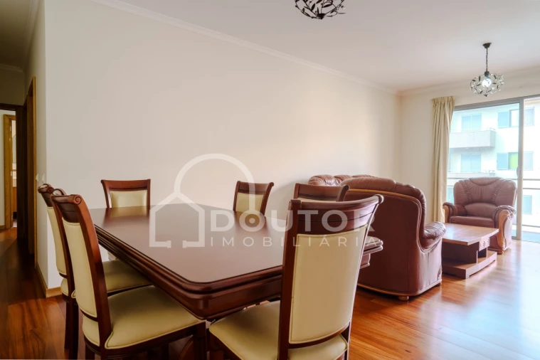 Apartamento T2 para Venda em São Martinho Foto 9