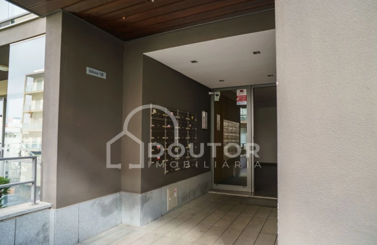 Apartamento T2 para Venda em São Martinho Foto 22