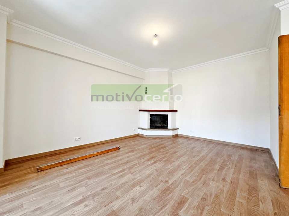 Apartamento T3 para Venda em Rio de Mouro Foto 6