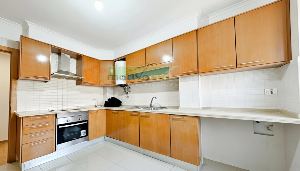 Apartamento T3 para Venda em Rio de Mouro Foto 8