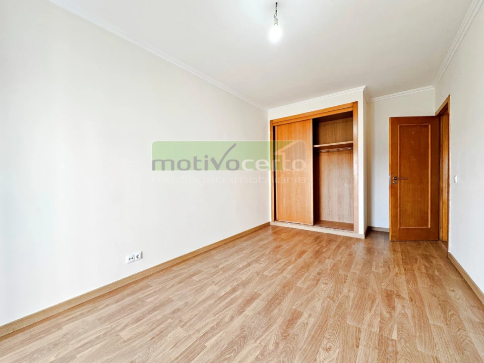 Apartamento T3 para Venda em Rio de Mouro Foto 14