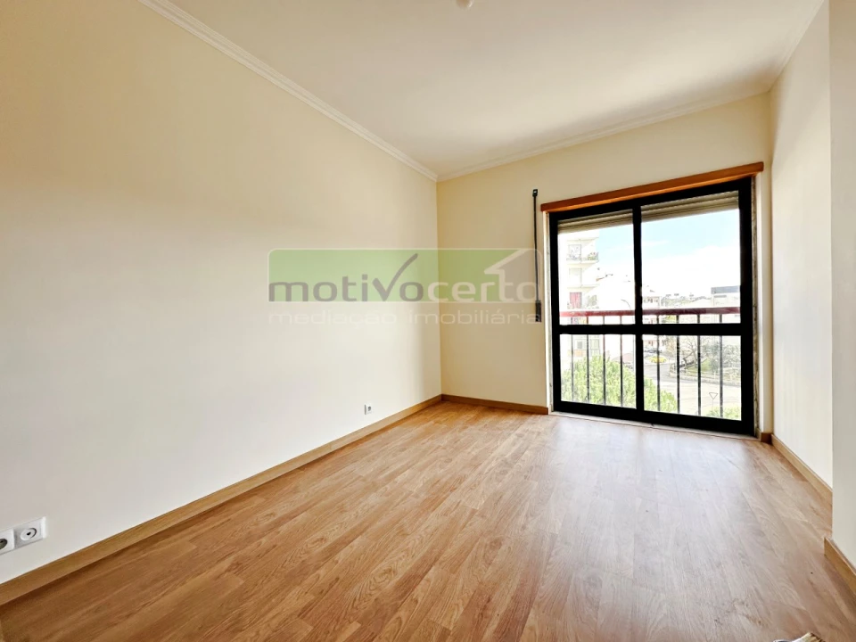 Apartamento T3 para Venda em Rio de Mouro Foto 15